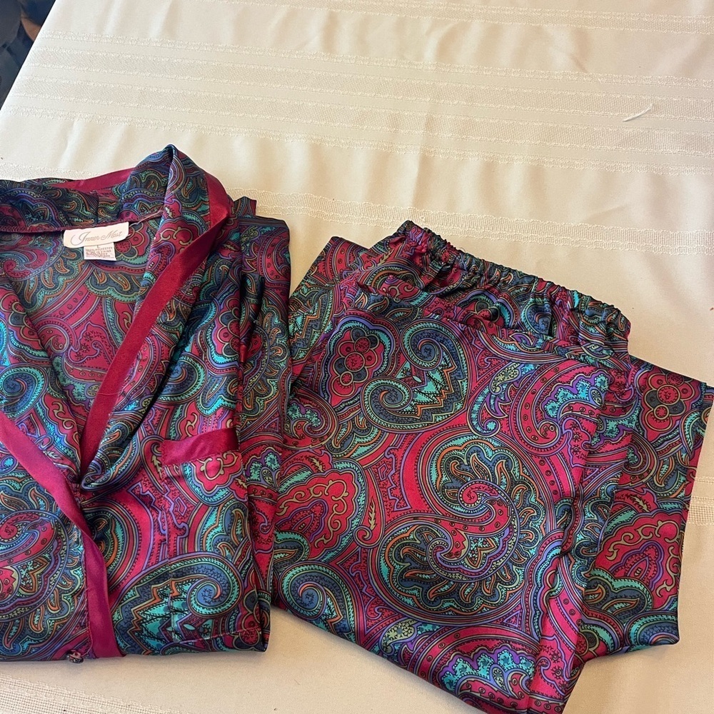 INNER  MOST WOMEN’S PAJAMA SET  SIZE L  BRAND NEW